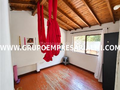 Casa de 3 alcobas en venta en Buenos Aires, Medellín, 36 m² · foto 6 de 20