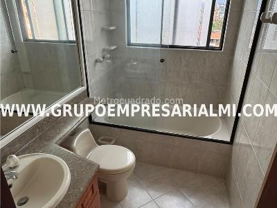Apartamento en venta en El Poblado, Medellín · foto 8 de 20