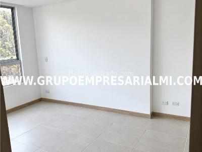 Apartamento de 2 alcobas en venta en San Jose, Sabaneta, 89 m² · foto 3 de 20