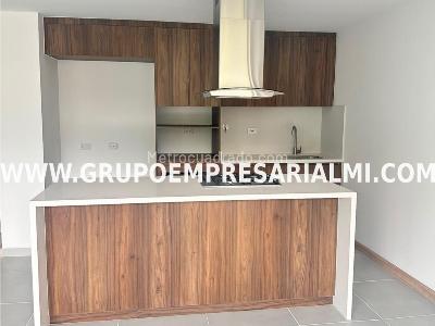 Apartamento de 2 alcobas en venta en San Jose, Sabaneta, 89 m² · foto 11 de 20