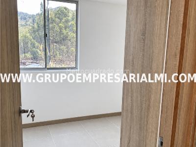 Apartamento de 2 alcobas en venta en San Jose, Sabaneta, 89 m² · foto 14 de 20