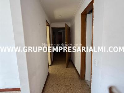 Apartamento de 3 alcobas en venta en Patio Bonito, Medellín, 184 m² · foto 8 de 20