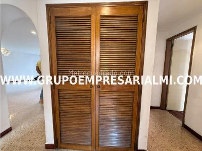 Apartamento de 3 alcobas en venta en Patio Bonito, Medellín, 184 m² · foto 9 de 20