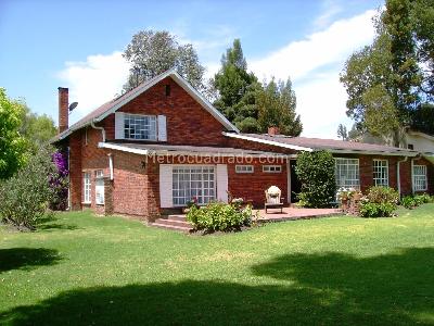 Casa de 4 alcobas en venta en Guaymaral, Bogotá, 350 m² · foto 2 de 20