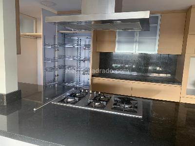 Apartamento en venta en Los Rosales, Bogotá · foto 2 de 18