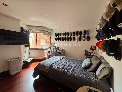 Apartamento de 4 alcobas en venta en Los Rosales, Bogotá, 165 m² · foto 13 de 18