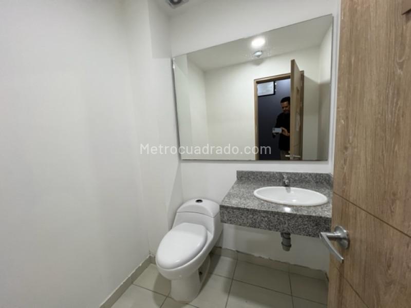 Edificio de Oficinas en Arriendo, 12 De Octubre, Bogotá D.C. - Więcej