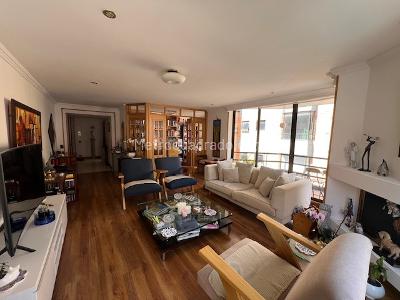 Apartamento de 3 alcobas en venta en La Carolina, Bogotá, 178 m² · foto 3 de 20