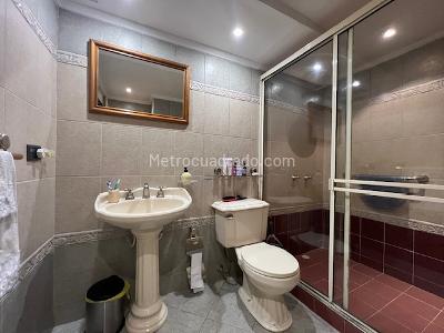 Apartamento de 3 alcobas en venta en La Carolina, Bogotá, 178 m² · foto 15 de 20