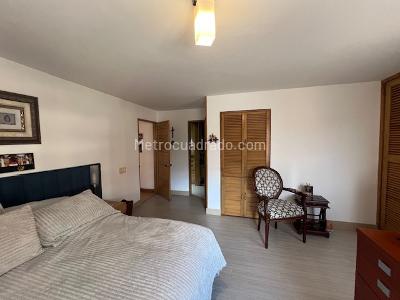 Apartamento de 3 alcobas en venta en La Carolina, Bogotá, 178 m² · foto 19 de 20