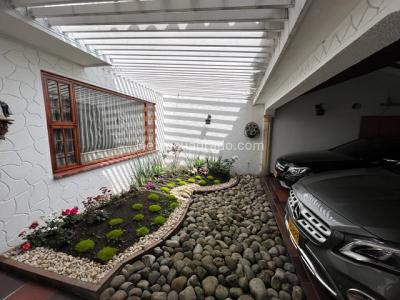 Casa en venta en Santa Barbara, Bogotá · foto 3 de 20