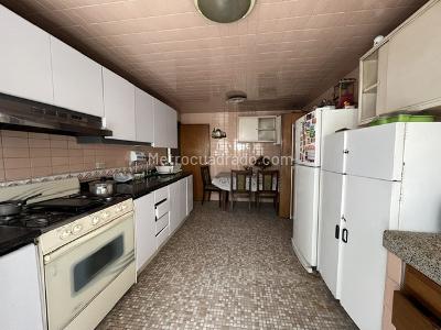 Casa de 5 alcobas en venta en Salitre, Bogotá, 350 m² · foto 8 de 20