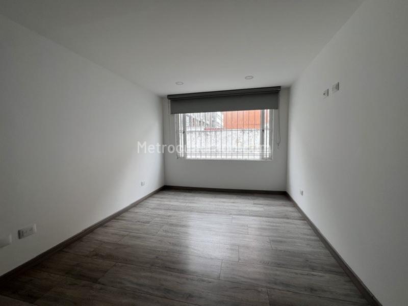 Piso – Bogotá, Santa Bárbara, Localidad Usaquén - Más
