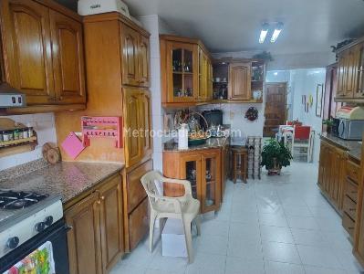 Apartamento de 4 alcobas en venta en Cabecera Del Llano, Bucaramanga, 217 m² · foto 11 de 20