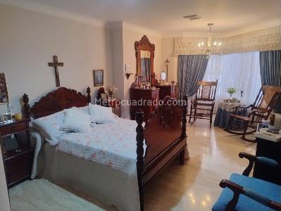 Apartamento de 4 alcobas en venta en Cabecera Del Llano, Bucaramanga, 217 m² · foto 16 de 20
