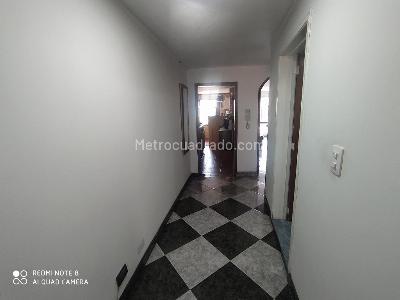 Apartamento en venta en Quinta Paredes, Bogotá · foto 9 de 19