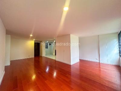 Apartamento en venta en Santa Barbara Central, Bogotá · foto 2 de 15