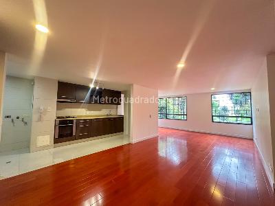 Apartamento en venta en Santa Barbara Central, Bogotá · foto 3 de 15