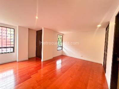 Apartamento en venta en Santa Barbara Central, Bogotá · foto 10 de 15