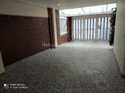 Casa en venta en La Esmeralda, Bogotá · foto 4 de 19