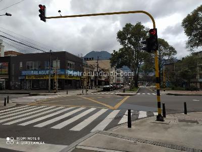 Casa de 5 alcobas en venta en Galerias, Bogotá, 857 m² · foto 2 de 14
