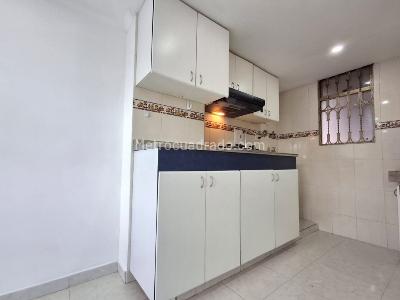Apartamento en arriendo en Castilla, Bogotá · foto 3 de 13