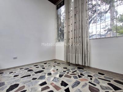 Apartamento de 2 alcobas en arriendo en La Esmeralda, Bogotá, 70 m² · foto 3 de 11