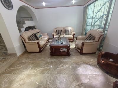 Casa de 5 alcobas en venta en Los Alcazares, Bogotá, 368 m² · foto 2 de 20