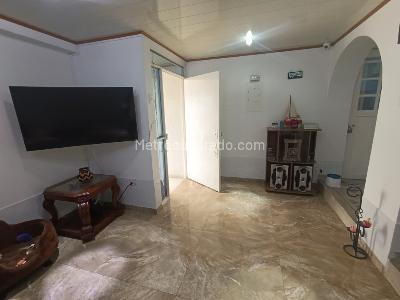 Casa de 5 alcobas en venta en Los Alcazares, Bogotá, 368 m² · foto 3 de 20