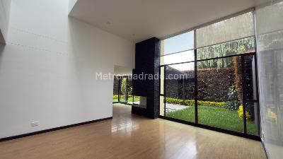 Casa de 3 alcobas en venta en Conjunto Torremolinos, Bogotá, 191 m² · foto 2 de 20