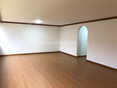 Apartamento en arriendo en Unicentro, Bogotá · foto 2 de 18
