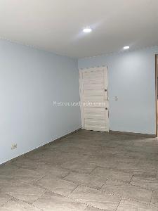 Apartamento de 3 alcobas en venta en San Francisco Norte, Bogotá, 64 m² · foto 3 de 18