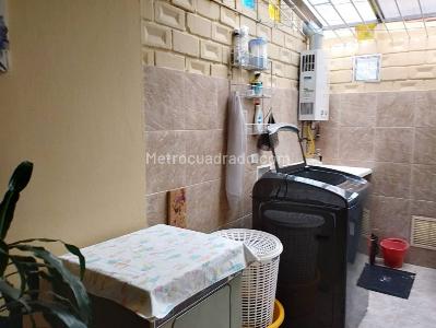 Casa de 5 alcobas en venta en Las Villas, Bogotá, 261 m² · foto 9 de 20