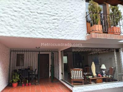 Casa de 3 alcobas en venta en Santa Barbara, Bogotá, 198 m² · foto 2 de 20