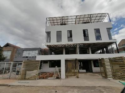 Casa de 4 alcobas en venta en Cajica, Cajicá, 305 m² · foto 3 de 6
