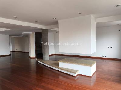 Apartamento de 5 alcobas en venta en Santa Barbara, Bogotá, 352 m² · foto 2 de 20