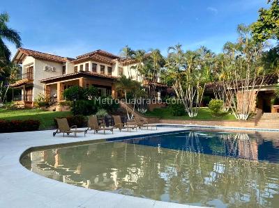 Casa de 5 alcobas en venta en San Jeronimo, Medellín, 865 m² · foto 2 de 20