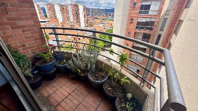Apartamento de 3 alcobas en venta en Colina Mazuren, Bogotá, 111 m² · foto 6 de 19