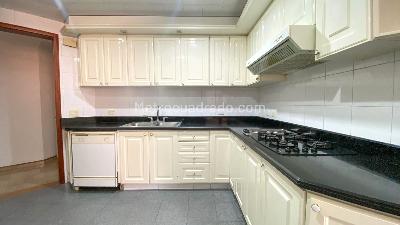 Apartamento de 3 alcobas en venta en Chico Reservado, Bogotá, 225 m² · foto 8 de 16