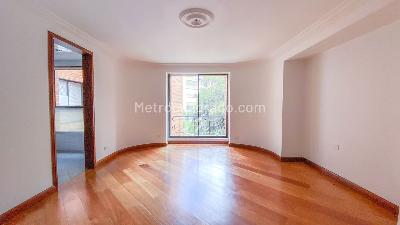 Apartamento de 3 alcobas en venta en Chico Reservado, Bogotá, 225 m² · foto 4 de 16