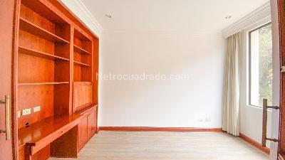 Apartamento de 3 alcobas en venta en Chico Reservado, Bogotá, 225 m² · foto 6 de 16
