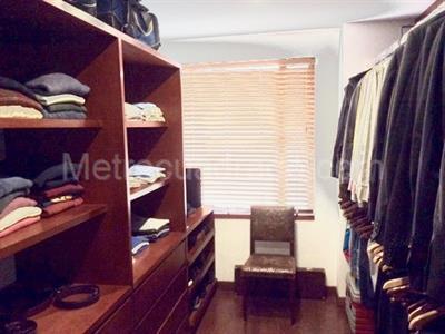Apartamento de 2 alcobas en venta en Los Rosales, Bogotá, 206 m² · foto 10 de 15