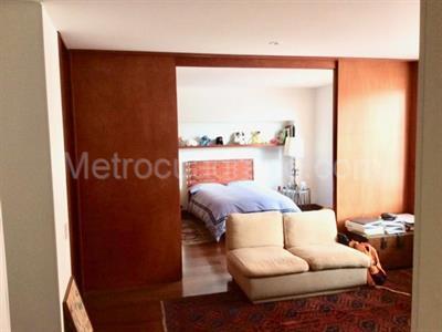 Apartamento de 2 alcobas en venta en Los Rosales, Bogotá, 206 m² · foto 13 de 15