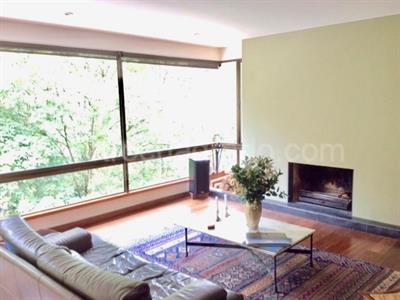 Apartamento de 2 alcobas en venta en Los Rosales, Bogotá, 206 m² · foto 2 de 15