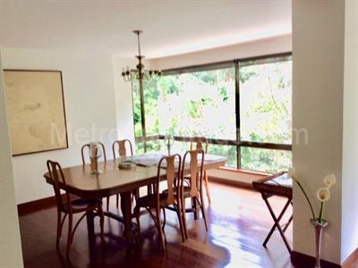 Apartamento de 2 alcobas en venta en Los Rosales, Bogotá, 206 m² · foto 3 de 15