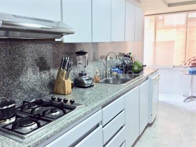 Apartamento de 2 alcobas en venta en Los Rosales, Bogotá, 206 m² · foto 5 de 15
