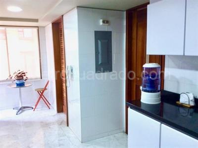 Apartamento de 2 alcobas en venta en Los Rosales, Bogotá, 206 m² · foto 6 de 15