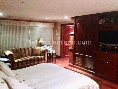 Casa de 5 alcobas en venta en San Jose De Bavaria, Bogotá, 370 m² · foto 10 de 12