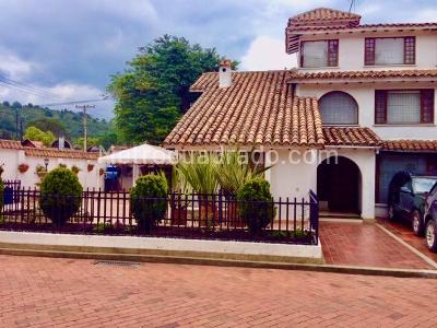 Casa de 5 alcobas en venta en San Jose De Bavaria, Bogotá, 370 m² · foto 11 de 12