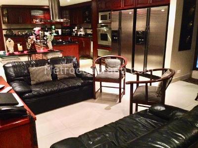 Casa de 5 alcobas en venta en San Jose De Bavaria, Bogotá, 370 m² · foto 2 de 12